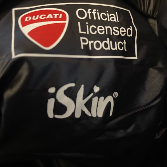 iSkin Ducati Italian nylon glossy - Picture 9 of 10